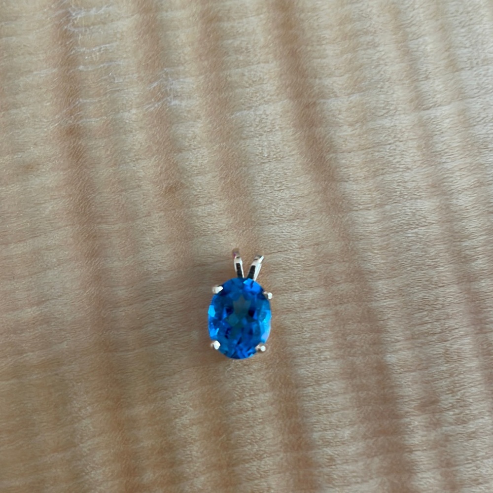 14kt London topaz pendant